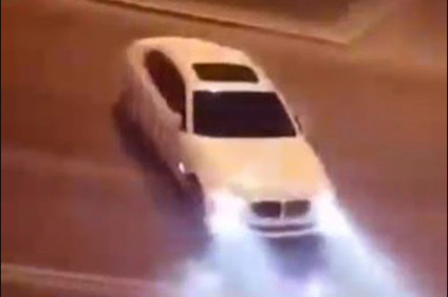  Полицейские наказали водителя белого BMW за дрифт на Московском шоссе в Самаре 