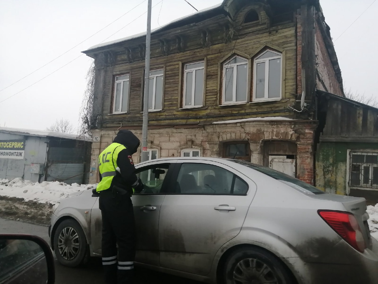  «С понедельника полностью запретят садиться за руль»: российских водителей ждет неприятный сюрприз 