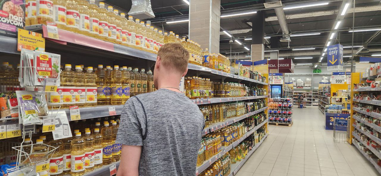  Россиян ждёт неприятный сюрприз в магазинах: с сентября вводятся жёсткие ограничения на продажу растительного масла 