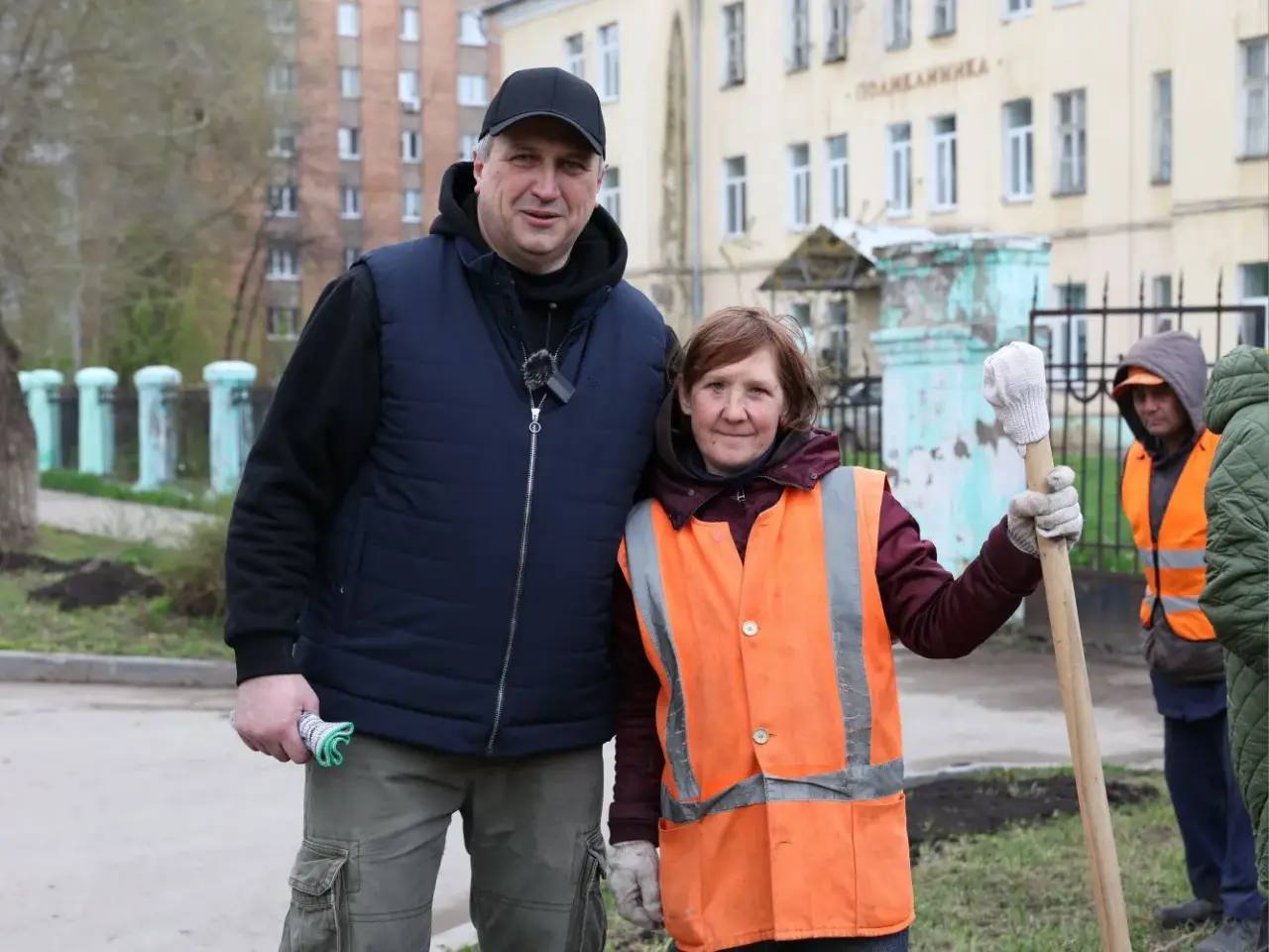  Мэр Самары Иван Носков: «Спасибо всем, кто и в ветреную дождливую погоду вышел наводить чистоту в любимом городе» 