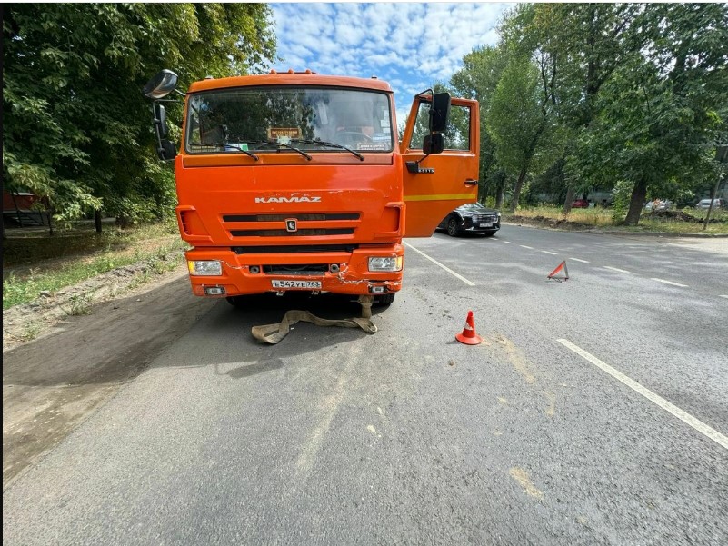  В Самаре в п. Зубчаниновка фуры врезались в пассажирский автобус 1 августа 