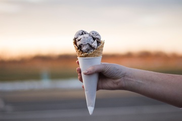  Антибиотики и жиры в вафельном стаканчике: в Роскачестве назвали худшие марки мороженого 