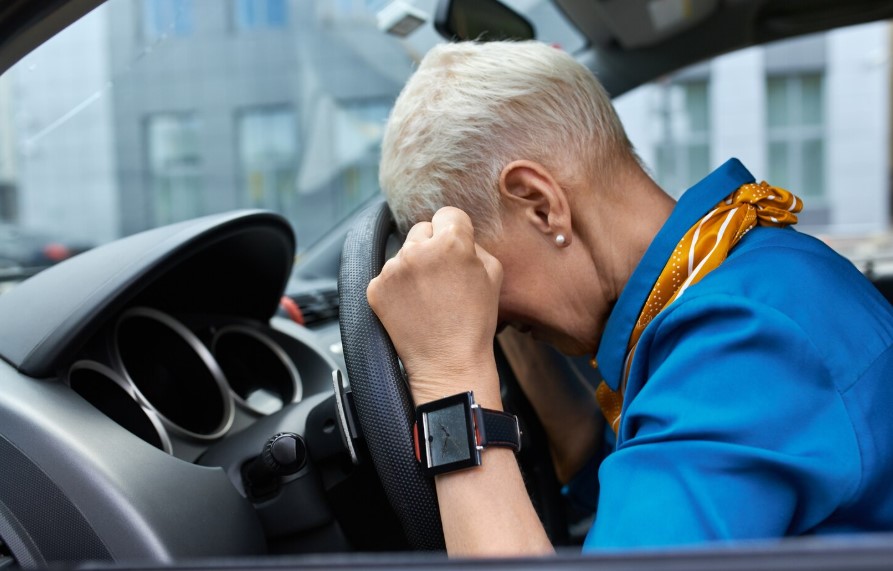 Водителей озадачили новые штрафы за заглушенный двигатель: ГИБДД подробно разъясняет изменения в ПДД