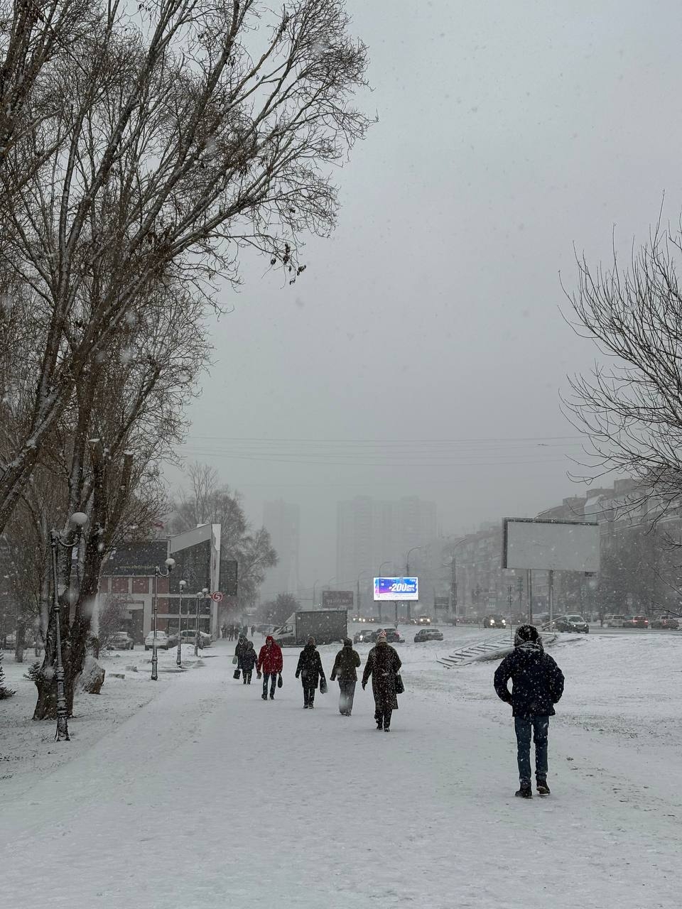 Хватит перед всеми подряд выслуживаться: простые советы, как себя вести с теми, кто вас не любит — запомните эту мудрость предков