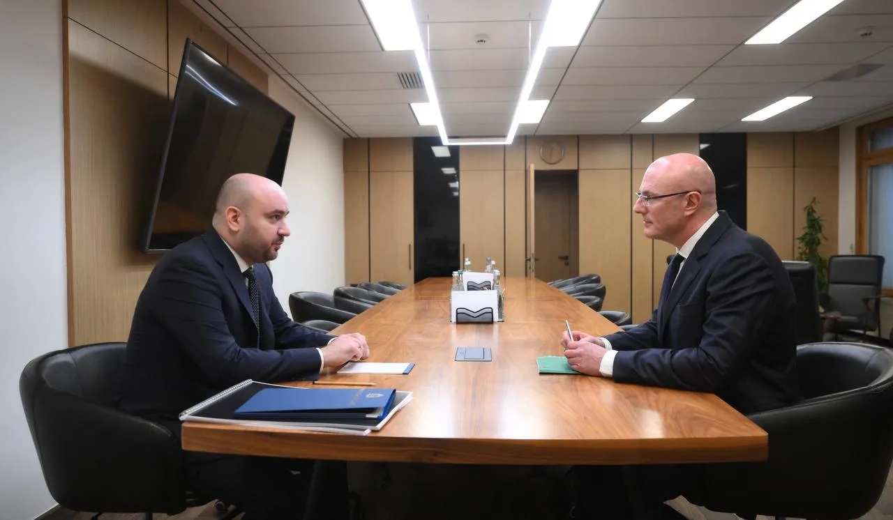  Дмитрий Чернышенко прoвел рабочую встречу с губернатором Самарской области Вячеславом Федорищевым  