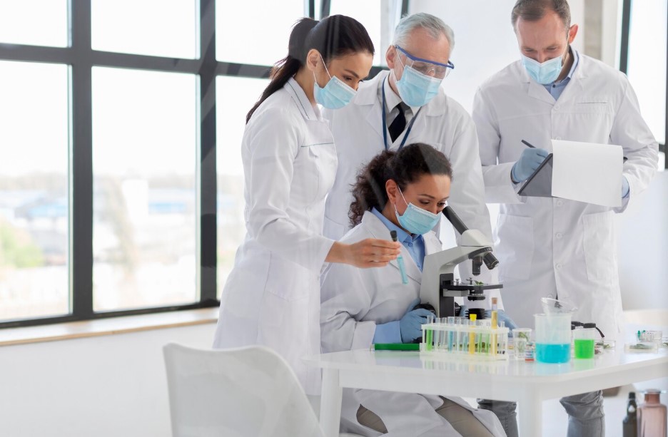  Ученые пришли к выводу, что аксионы могут превращаться в фотоны в магнитном поле 