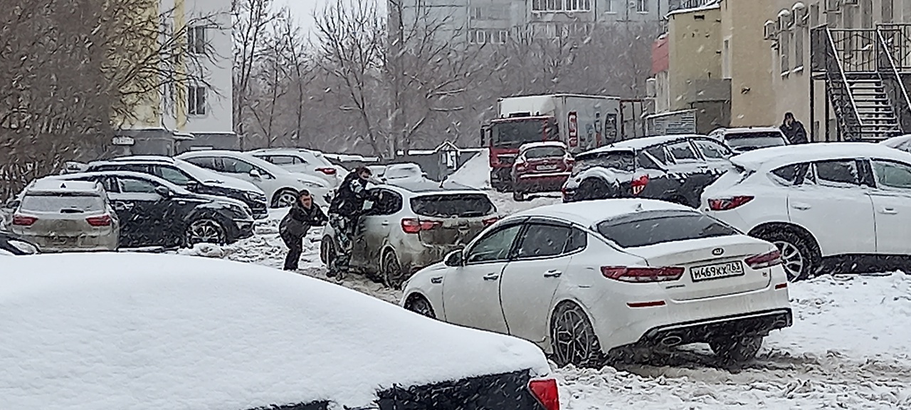  Из-за снегопада Самару сковали пробки, а цены на такси резко взлетели в космос 