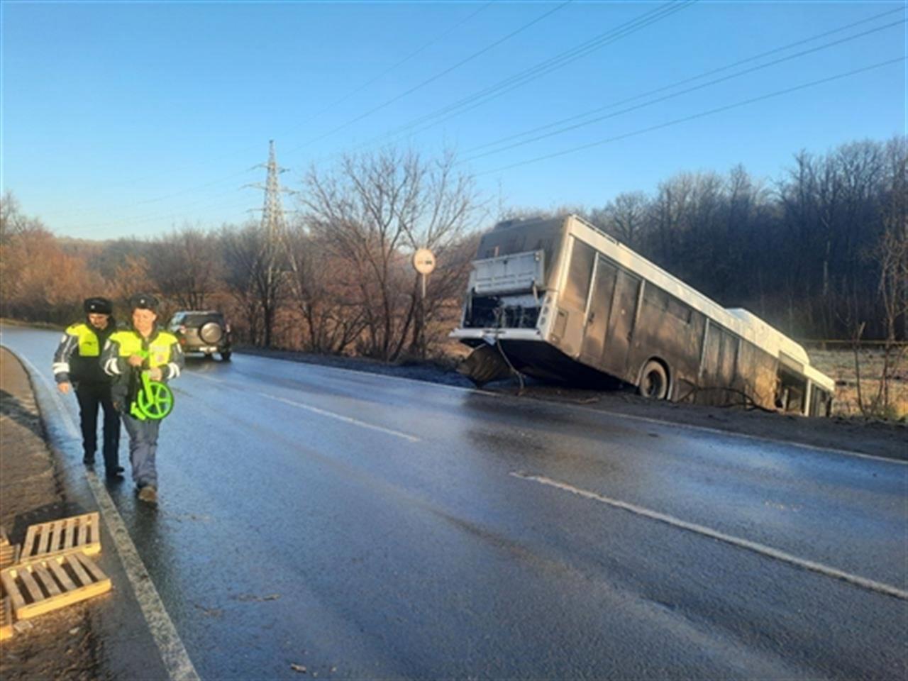  В Самаре начали искать виновных в эпичном ДТП с автобусом и грузовичком 